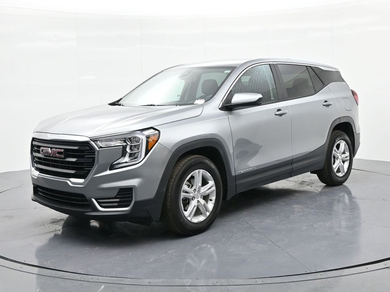 2024 GMC Terrain SLE's photo