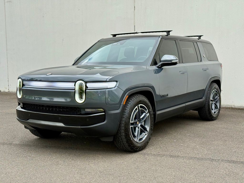 2025 Rivian R1S Adventure