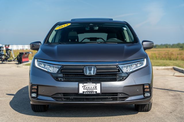 2024 Honda Odyssey Touring photo 2