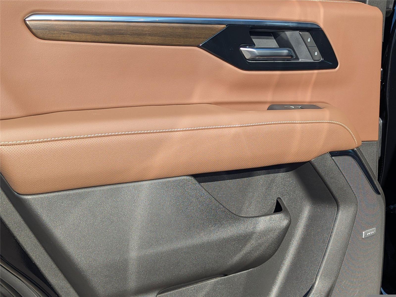 2025 Chevrolet Tahoe High Country photo 13