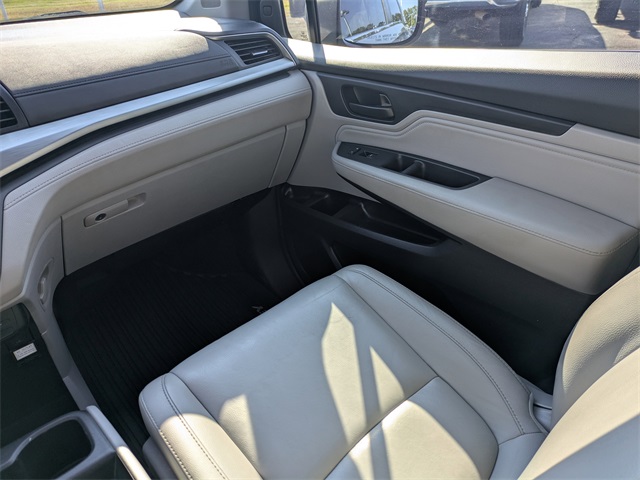 2020 Honda Odyssey Touring photo 17