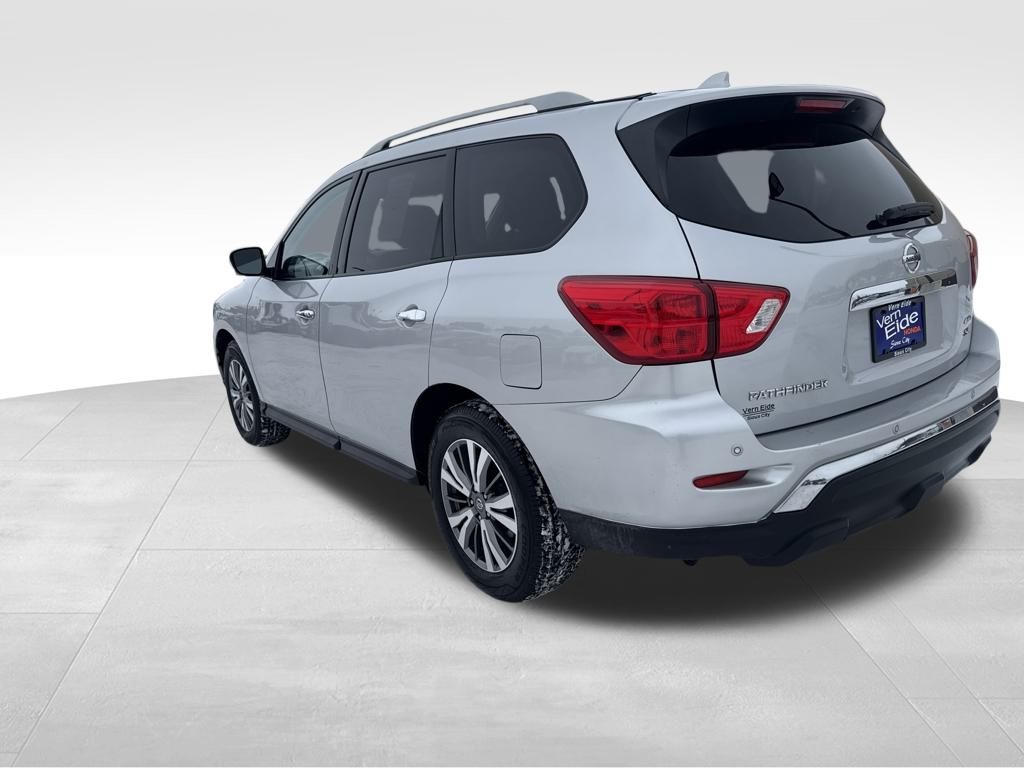 2020 Nissan Pathfinder SL photo 3