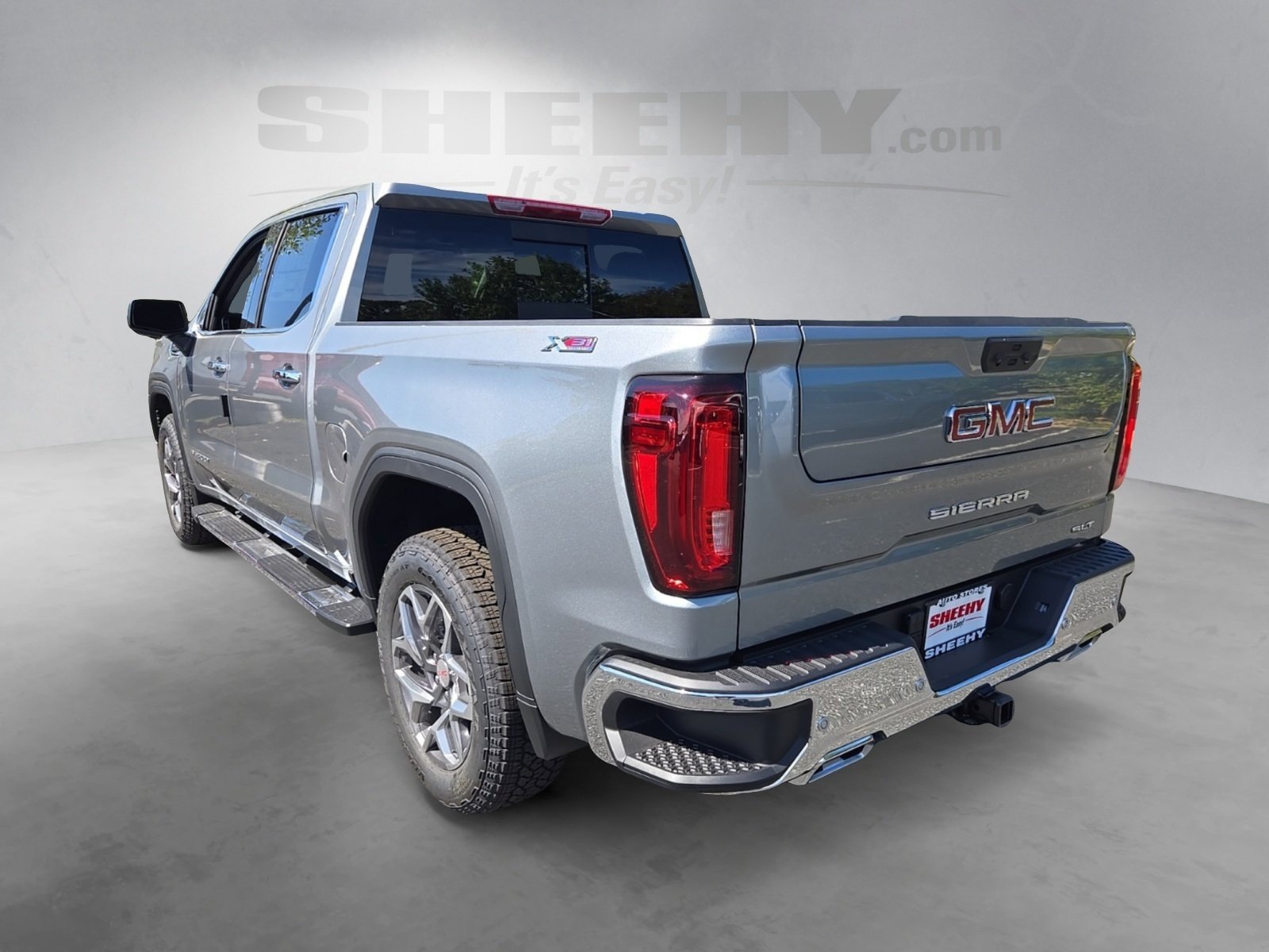 2026 Gmc Sierra SLT photo 3