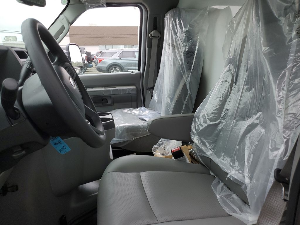 2024 Ford E-350 photo 9