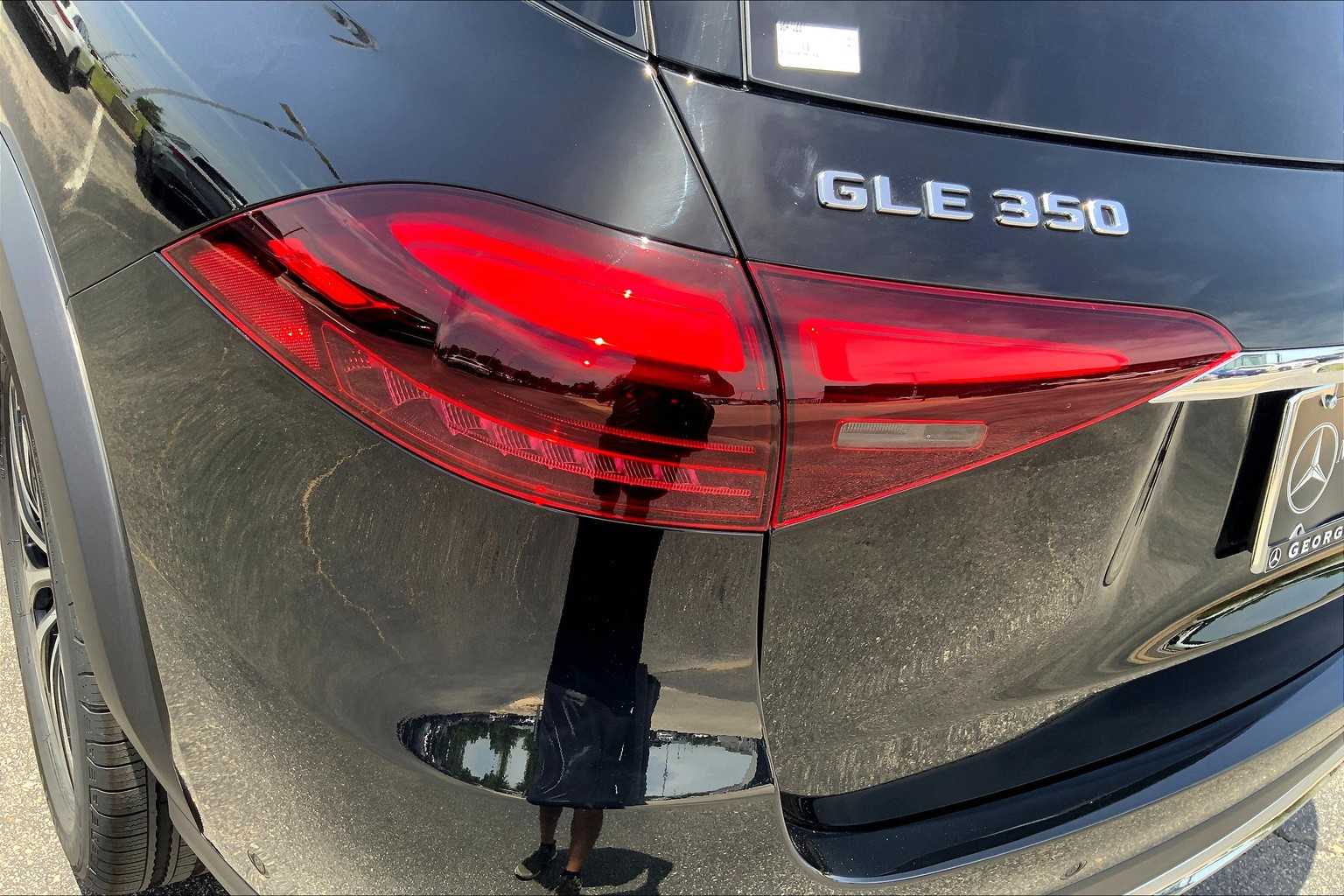 2025 Mercedes Benz GLE 350 4MATIC photo 3