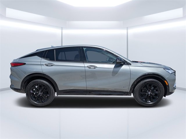 2025 Buick Envista ST photo 2