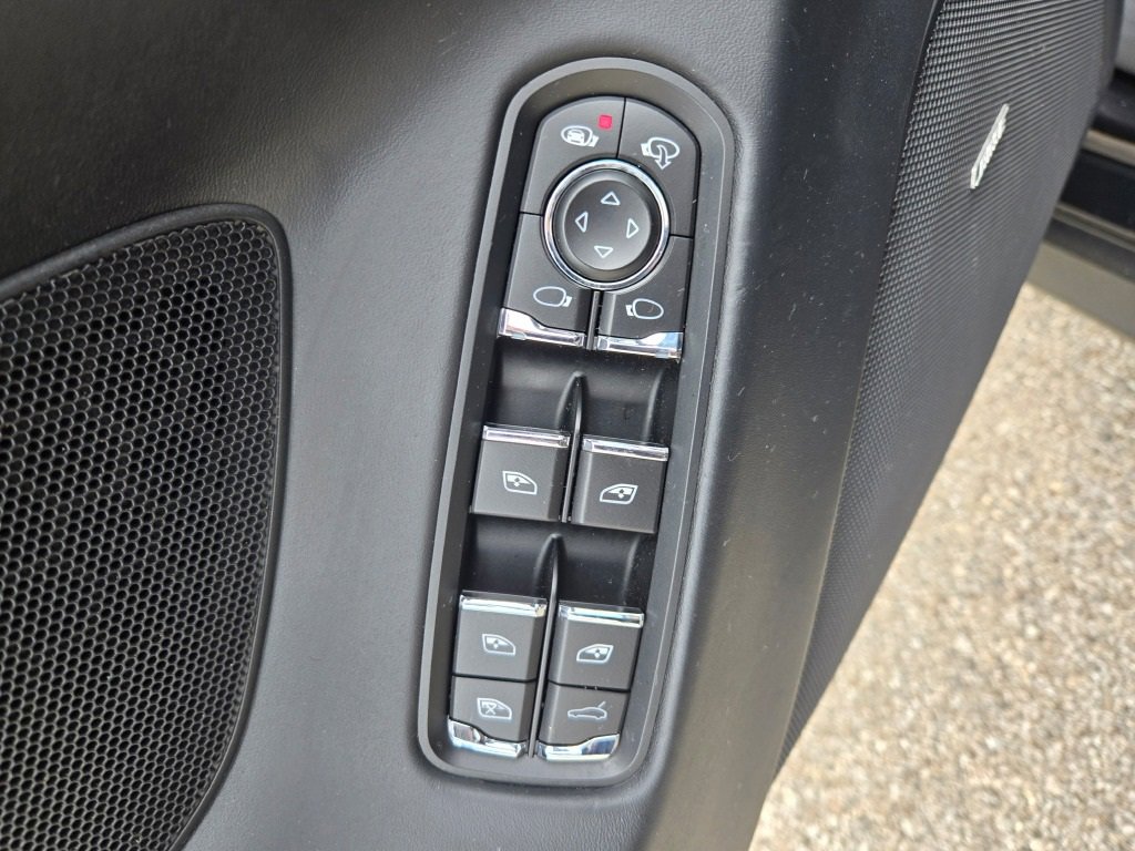 2015 Porsche Panamera GTS photo 29