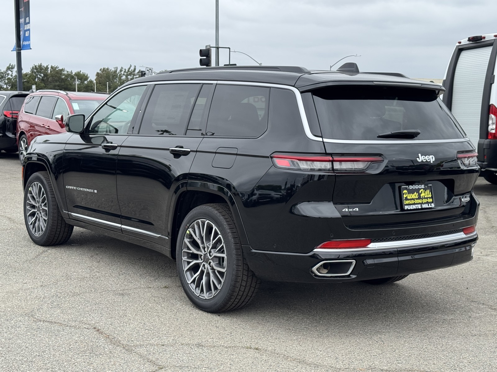 2025 Jeep Grand Cherokee L Summit Reserve photo 3