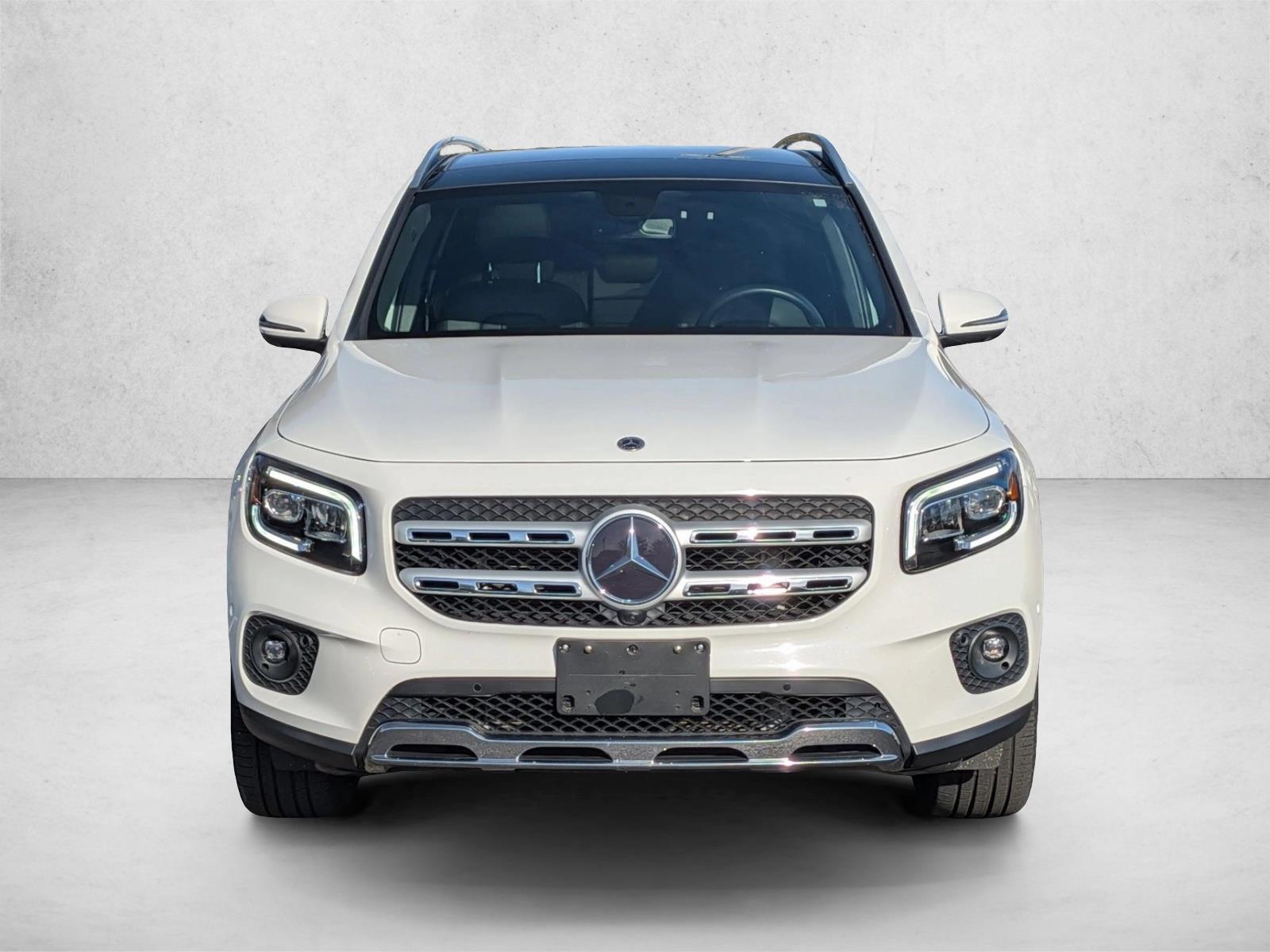 2022 Mercedes Benz GLB 250 photo 2