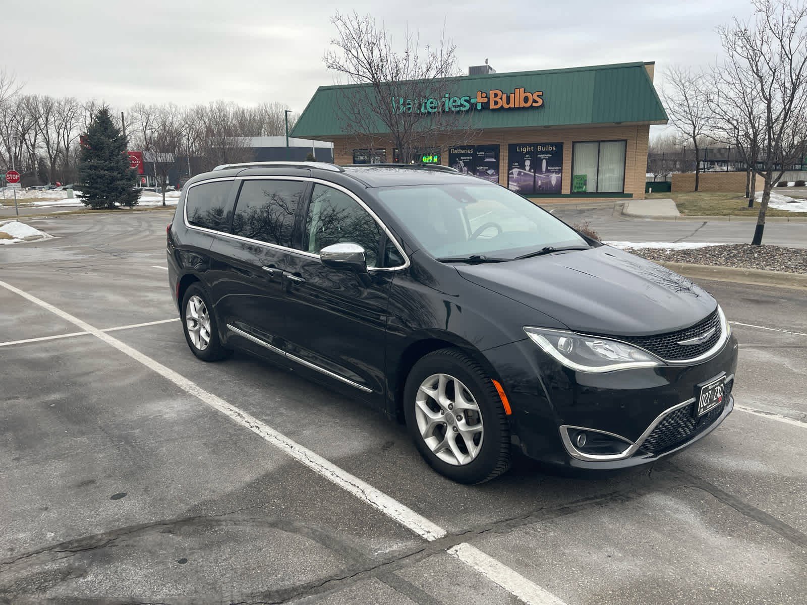 Used 2020 Chrysler Pacifica Limited with VIN 2C4RC1GG5LR205136 for sale in Brooklyn Park, Minnesota