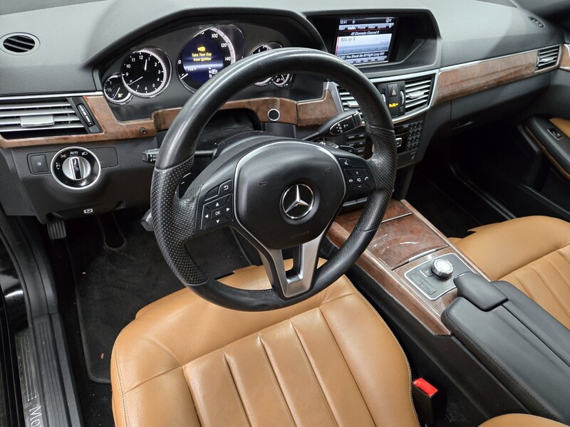 2013 Mercedes Benz E 350 photo 8