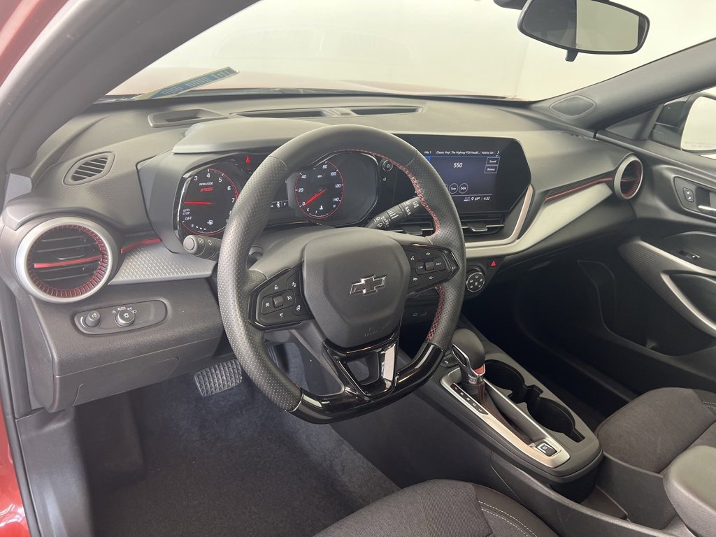 2024 Chevrolet Trax photo 2