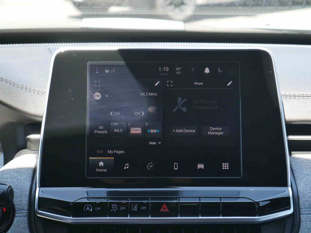 2025 Jeep Compass Latitude photo 4