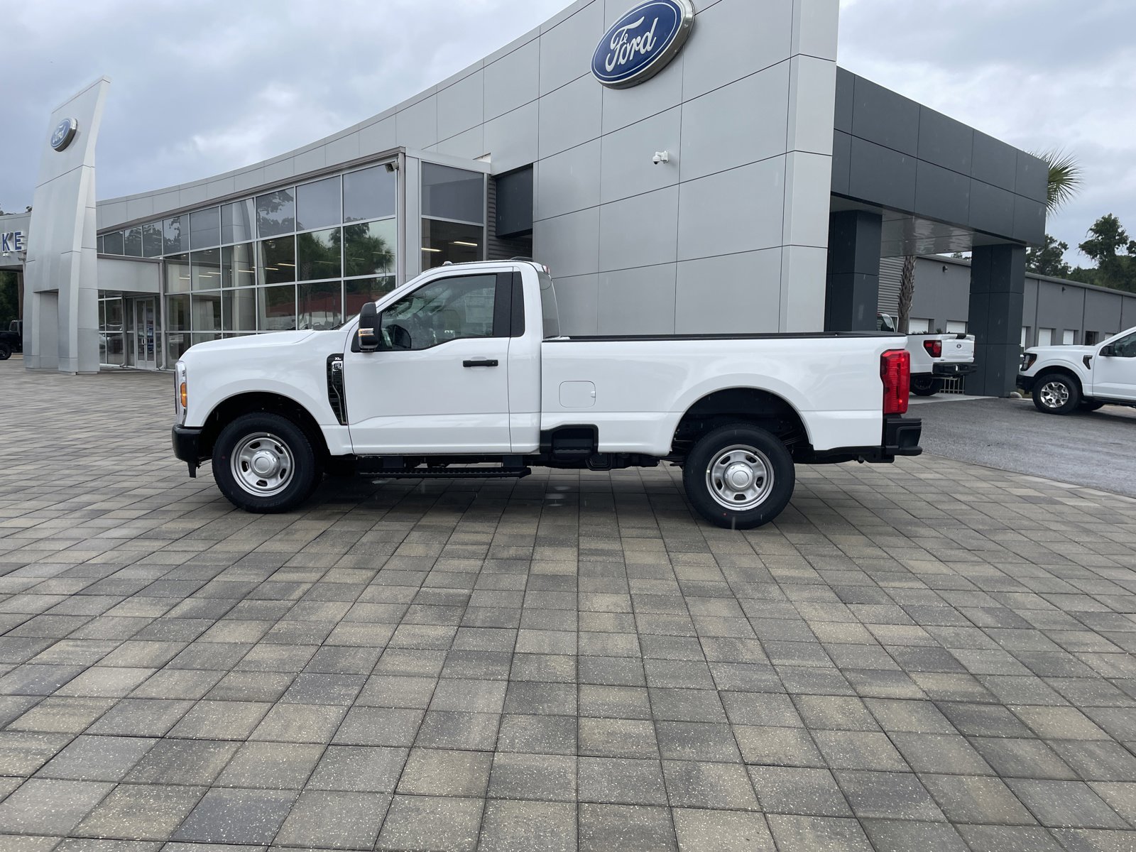 2024 Ford F-350 XL photo 4