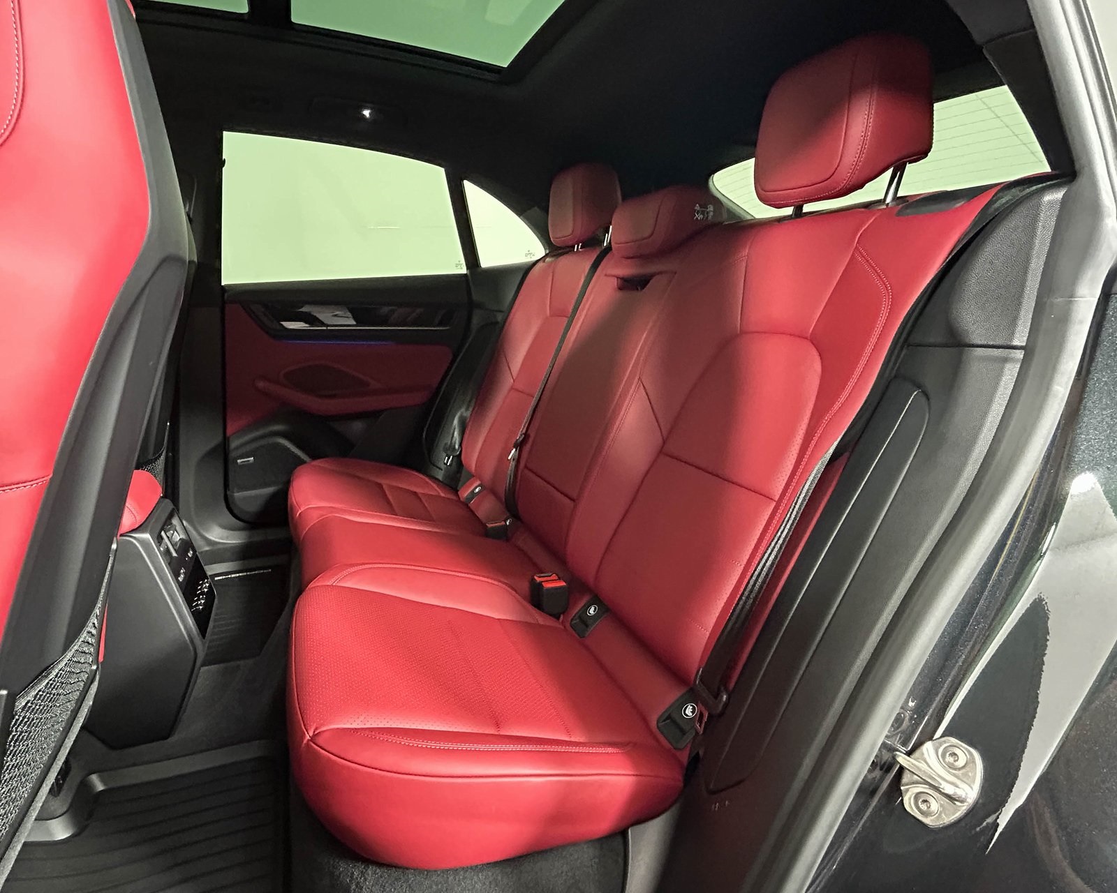 2024 Porsche Macan Electric 4 photo 26