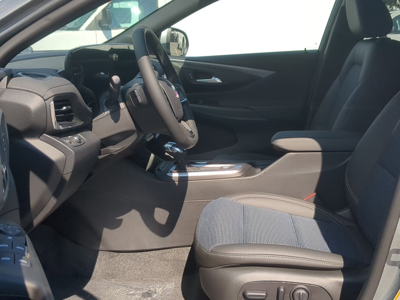 2025 Buick Envista Preferred photo 13