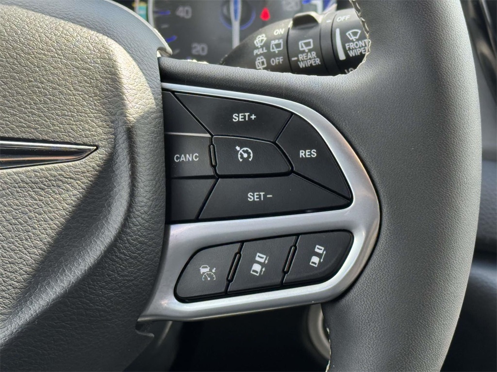 2025 Chrysler Voyager LX photo 21