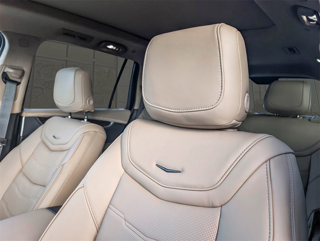 2025 Cadillac XT6 Sport photo 9