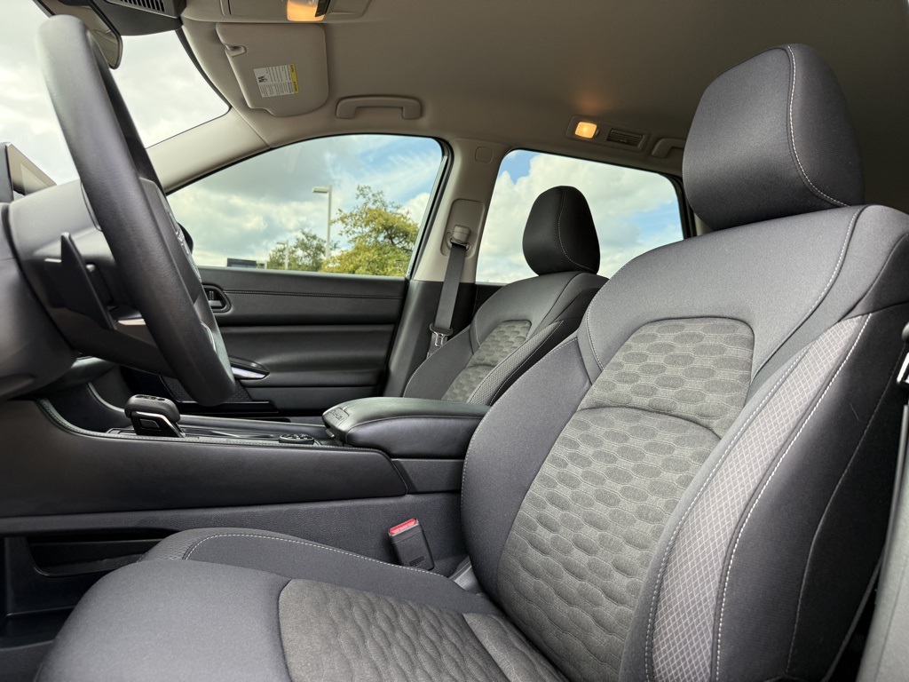2025 Nissan Pathfinder S photo 18