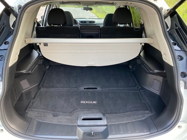 2018 Nissan Rogue SV photo 22