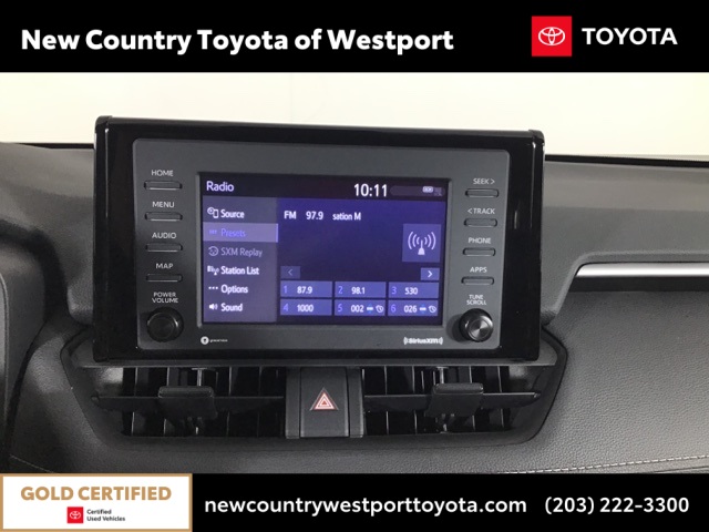 2022 Toyota RAV4 LE photo 9
