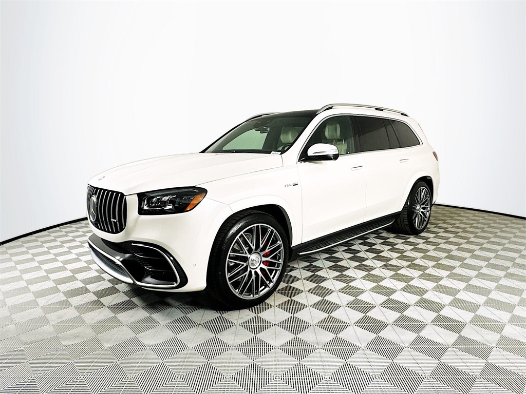 2024 Mercedes Benz GLS 63 AMG 4MATIC photo 3