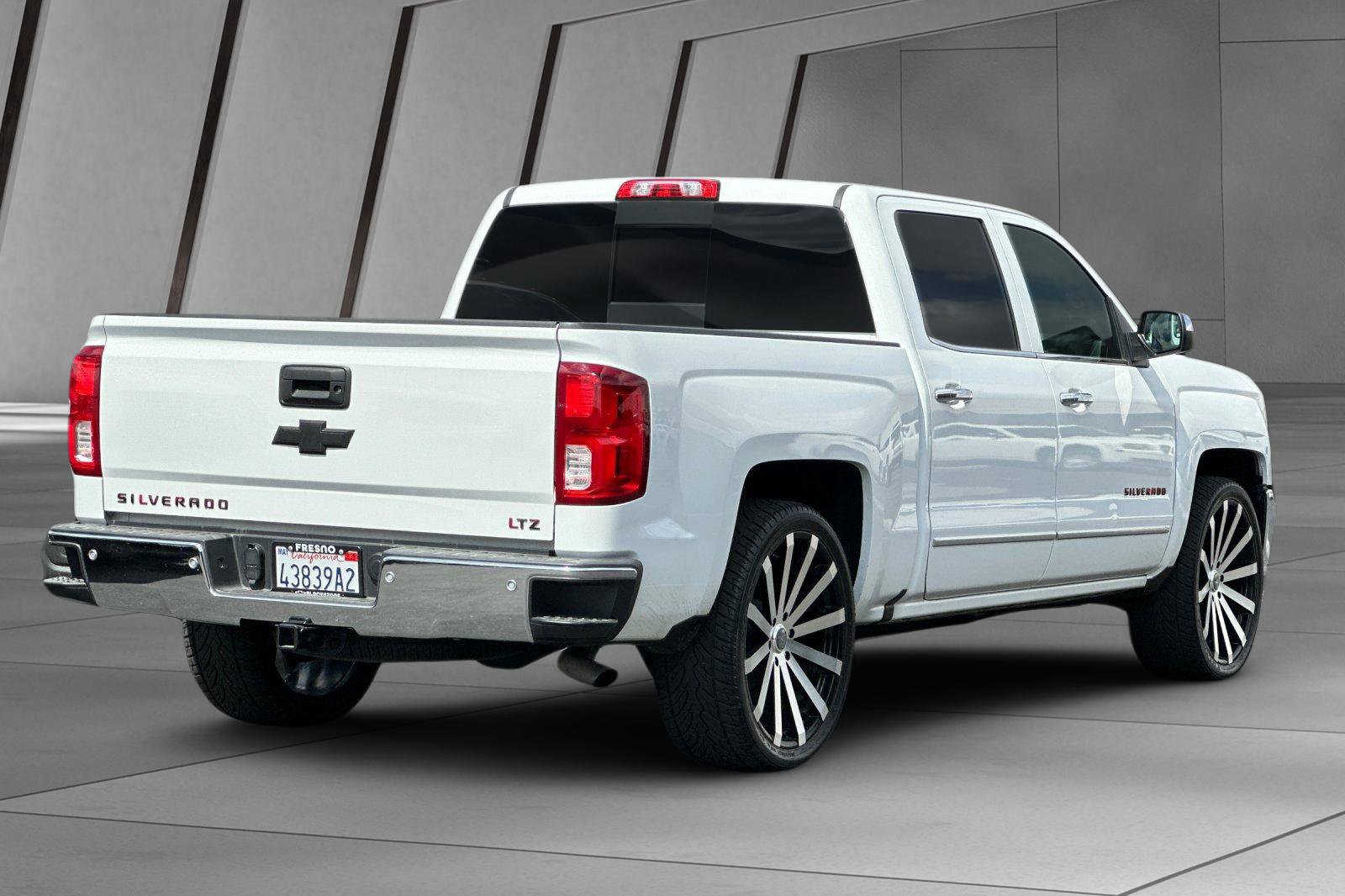 2016 Chevrolet Silverado 1500 LTZ photo 3