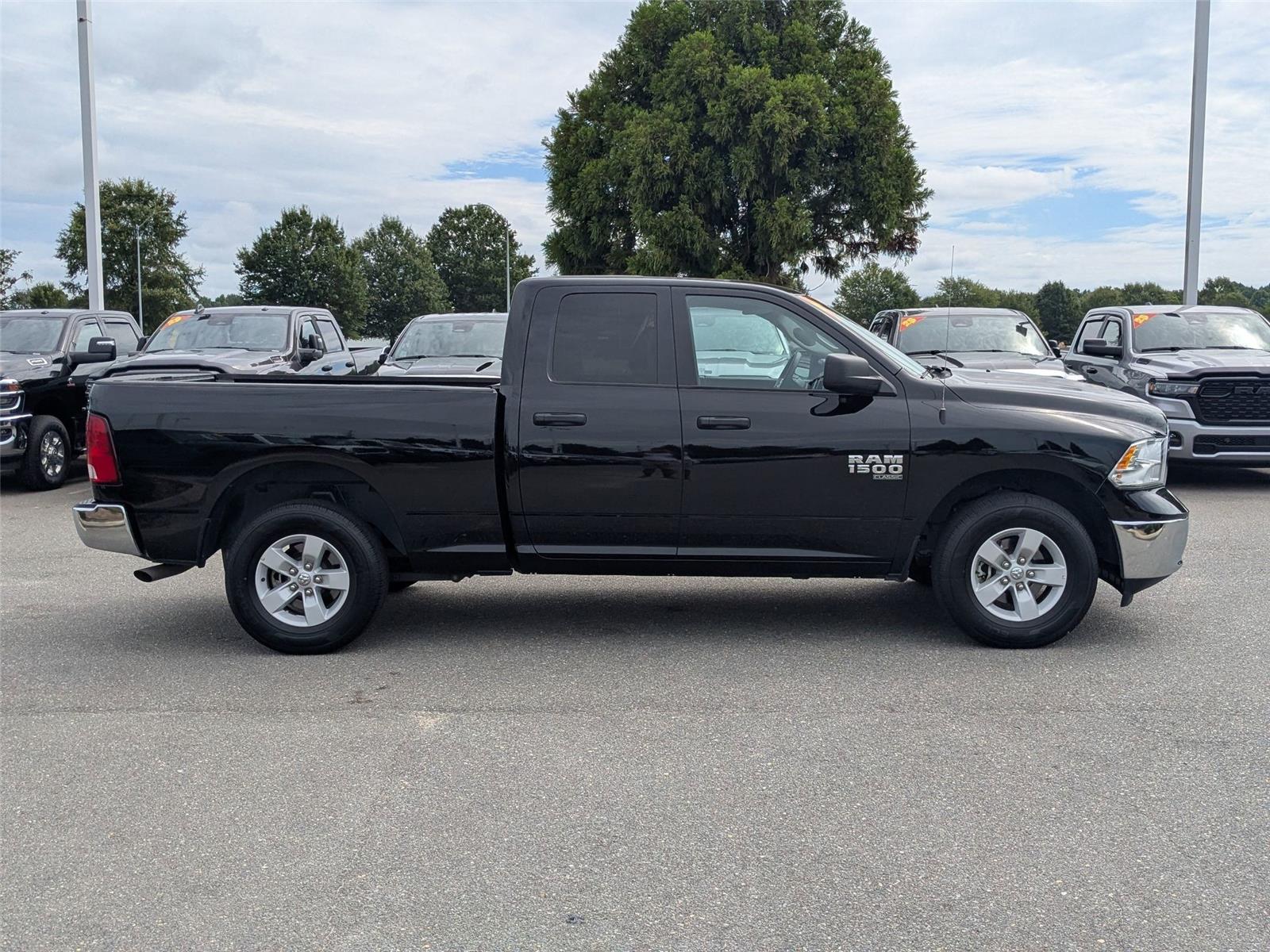 2024 Ram 1500 Classic SLT photo 4