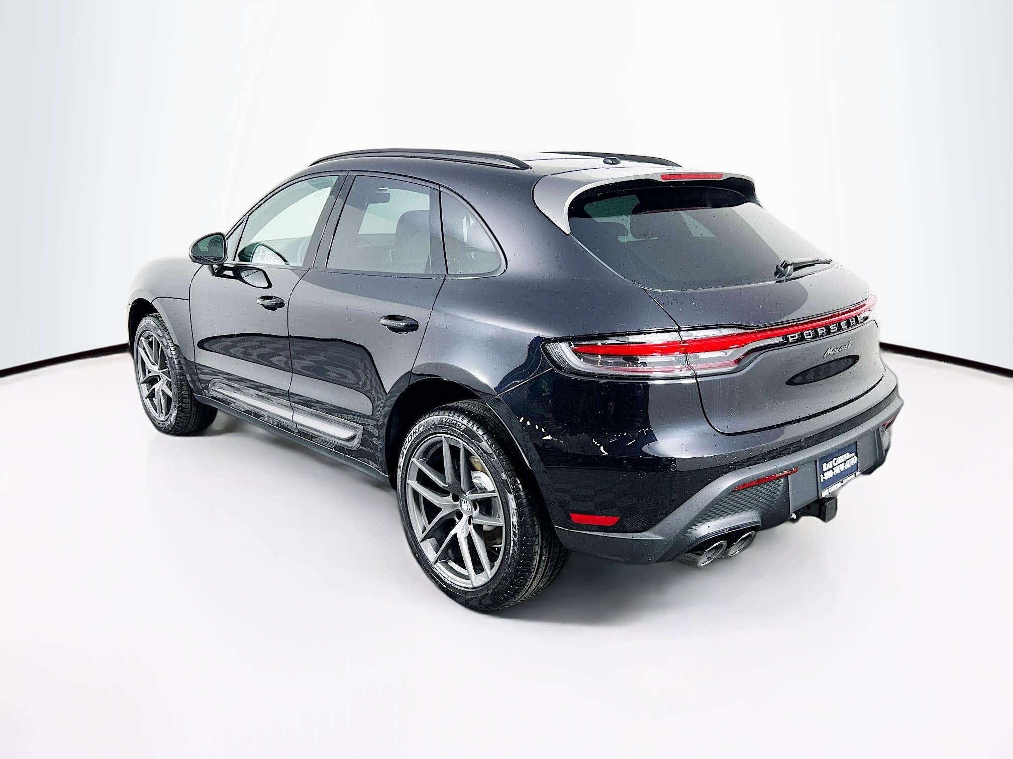 2025 Porsche Macan T photo 3