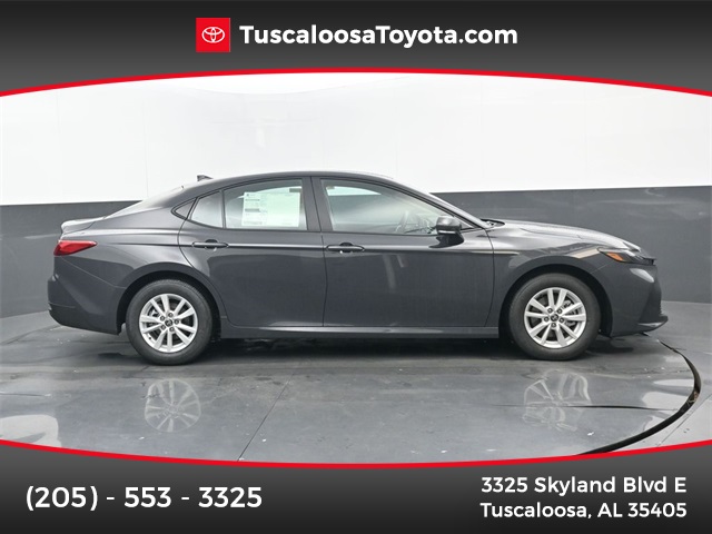 2026 Toyota Camry LE's photo