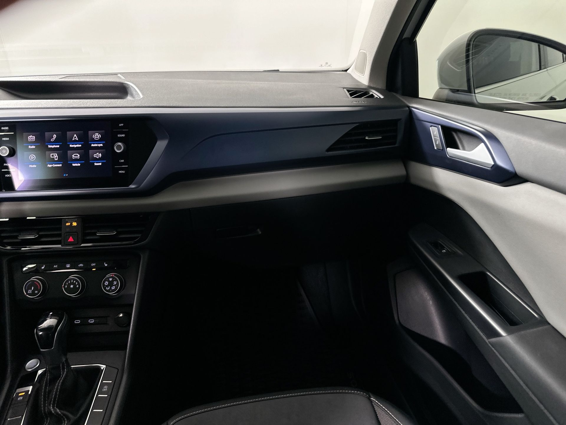2022 Volkswagen Taos SE photo 21
