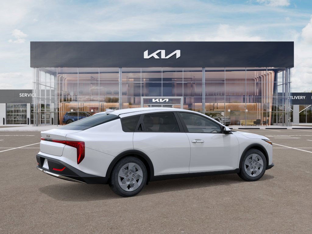 2025 Kia K4 LX photo 6