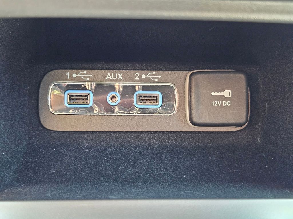 2019 Jeep Grand Cherokee Laredo Altitude photo 23