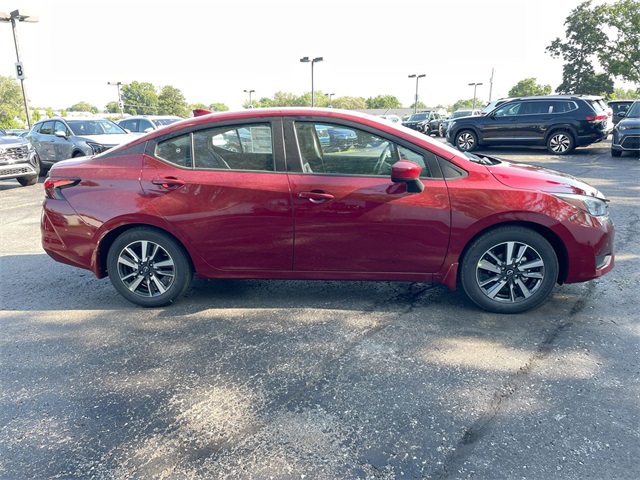 2025 Nissan Versa 1.6 SV photo 12