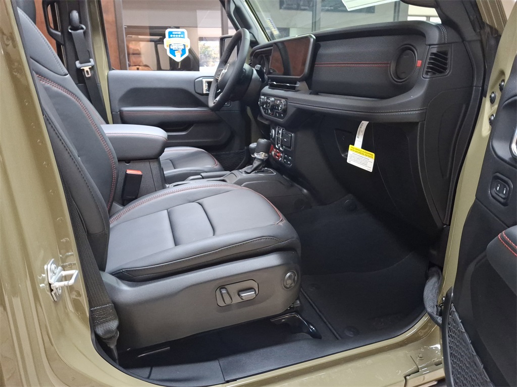 2025 Jeep Wrangler Rubicon photo 13