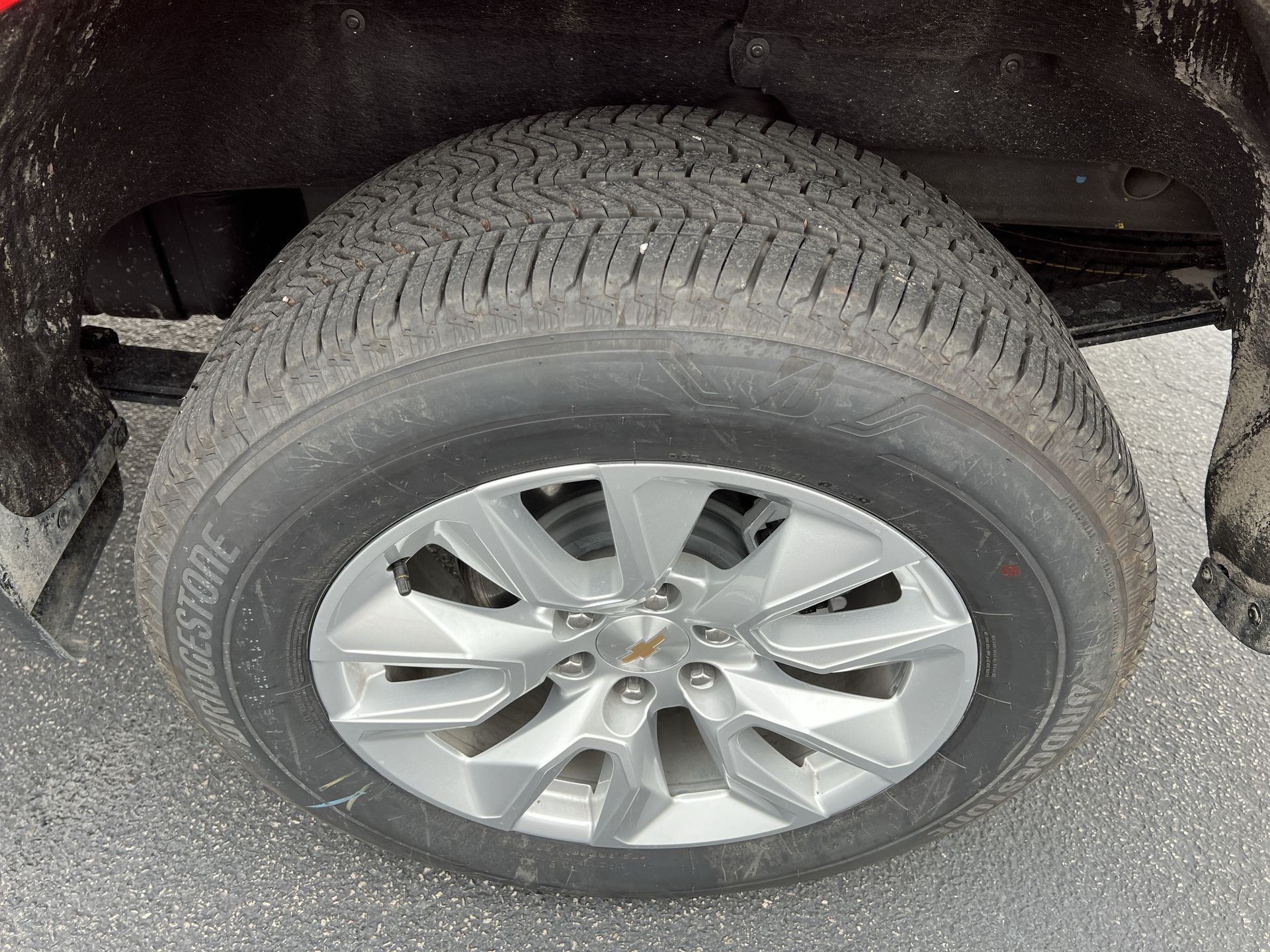 2025 Chevrolet Silverado 1500 Custom photo 4