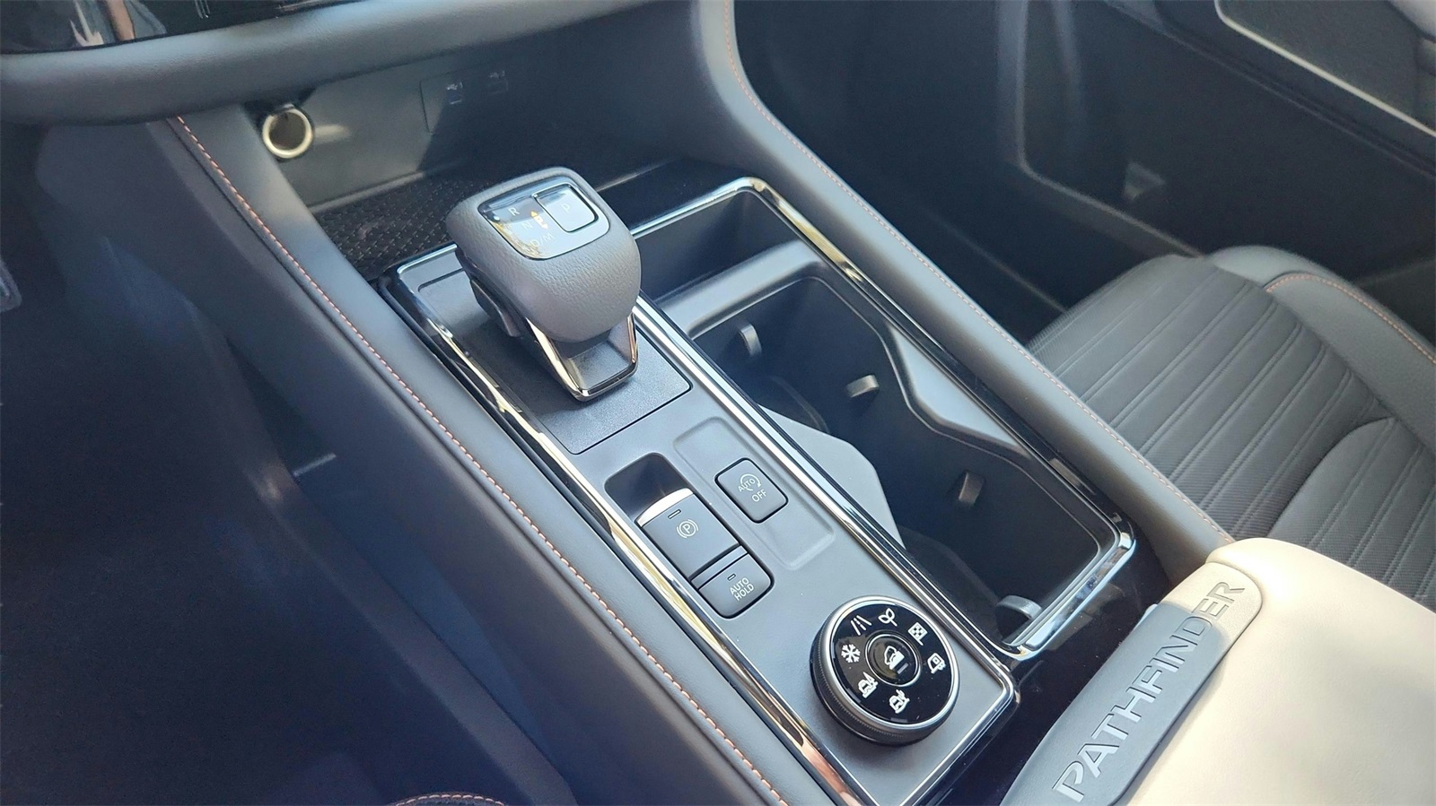 2025 Nissan Pathfinder Rock Creek photo 10