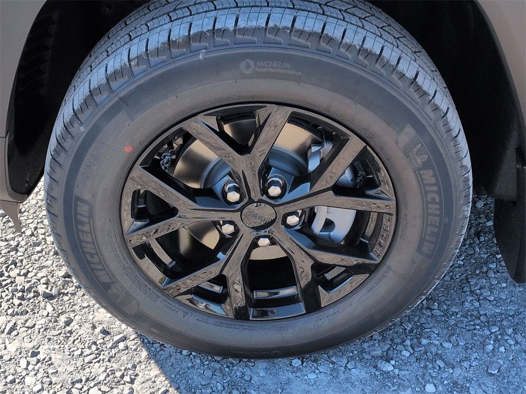 2025 Jeep Grand Cherokee Altitude X photo 4