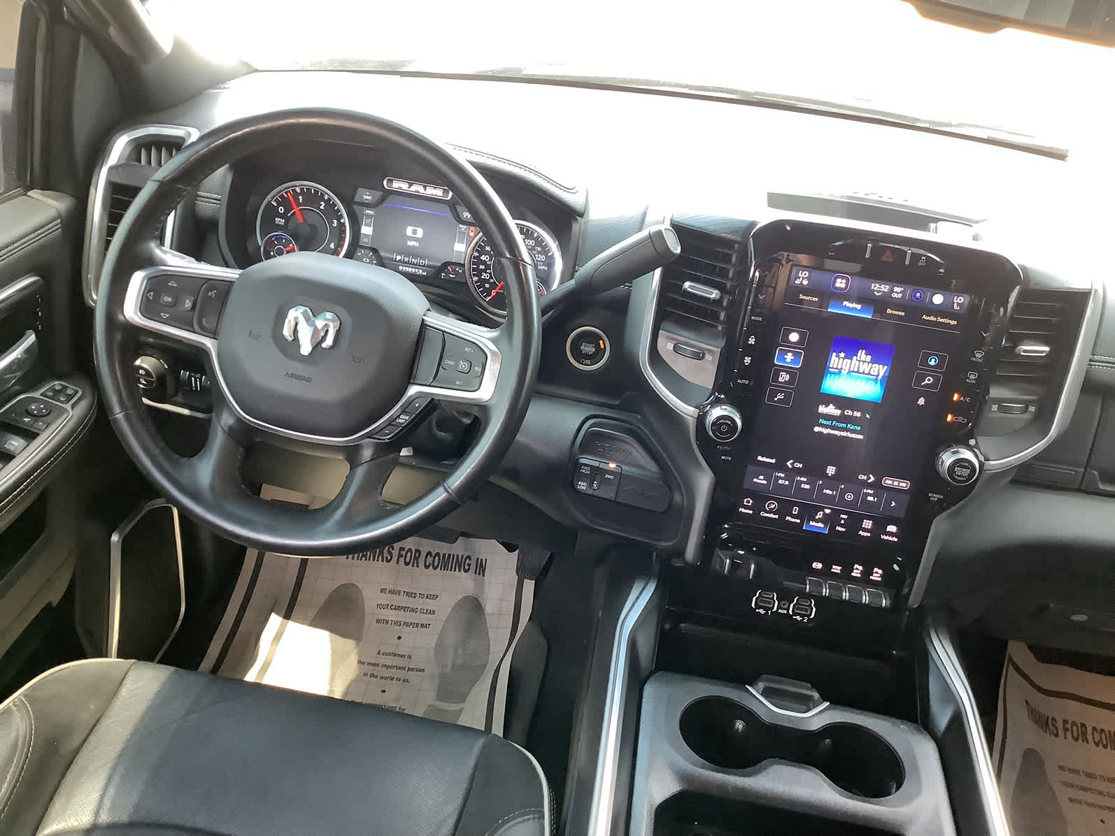 2024 Ram 3500 Laramie photo 13