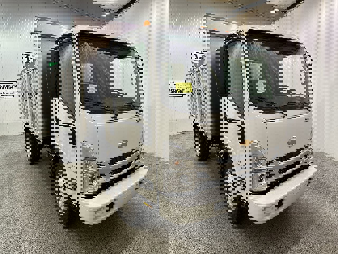 New 2025 Arc White Chevrolet BASE image 1