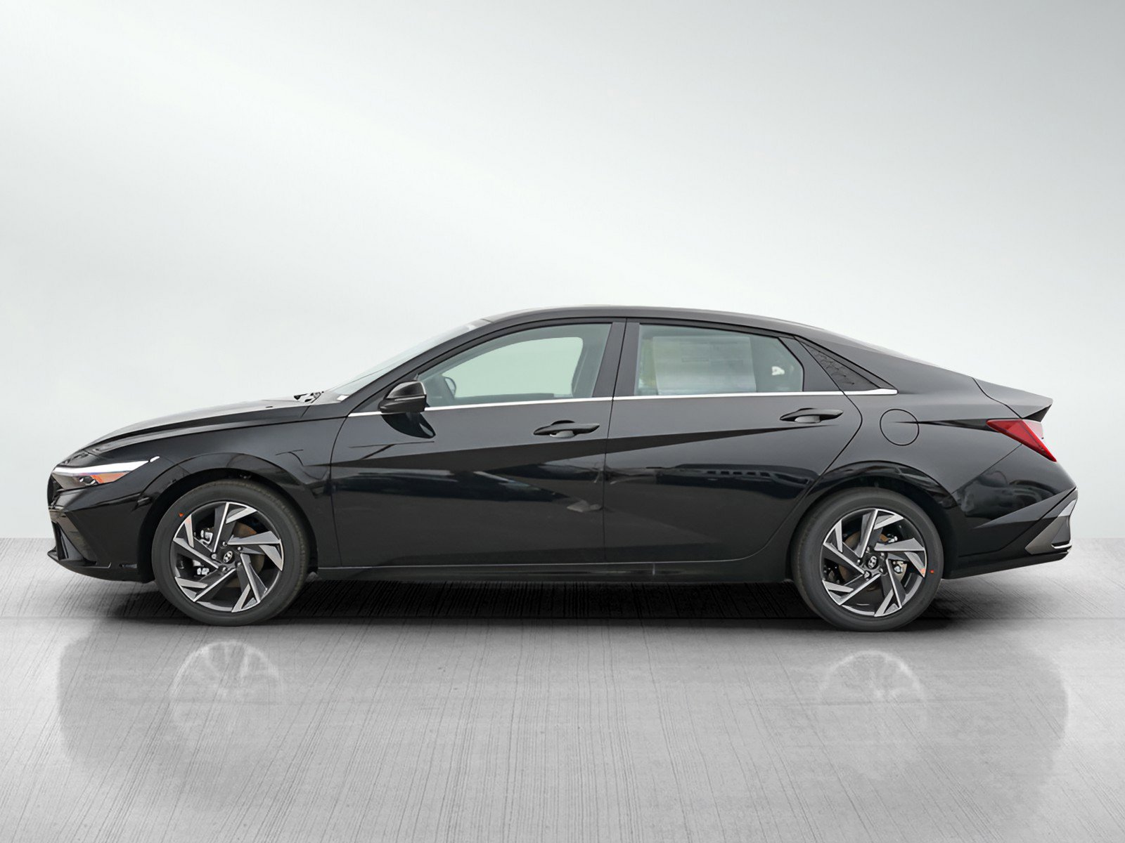 2025 Hyundai Elantra Hybrid Limited photo 3