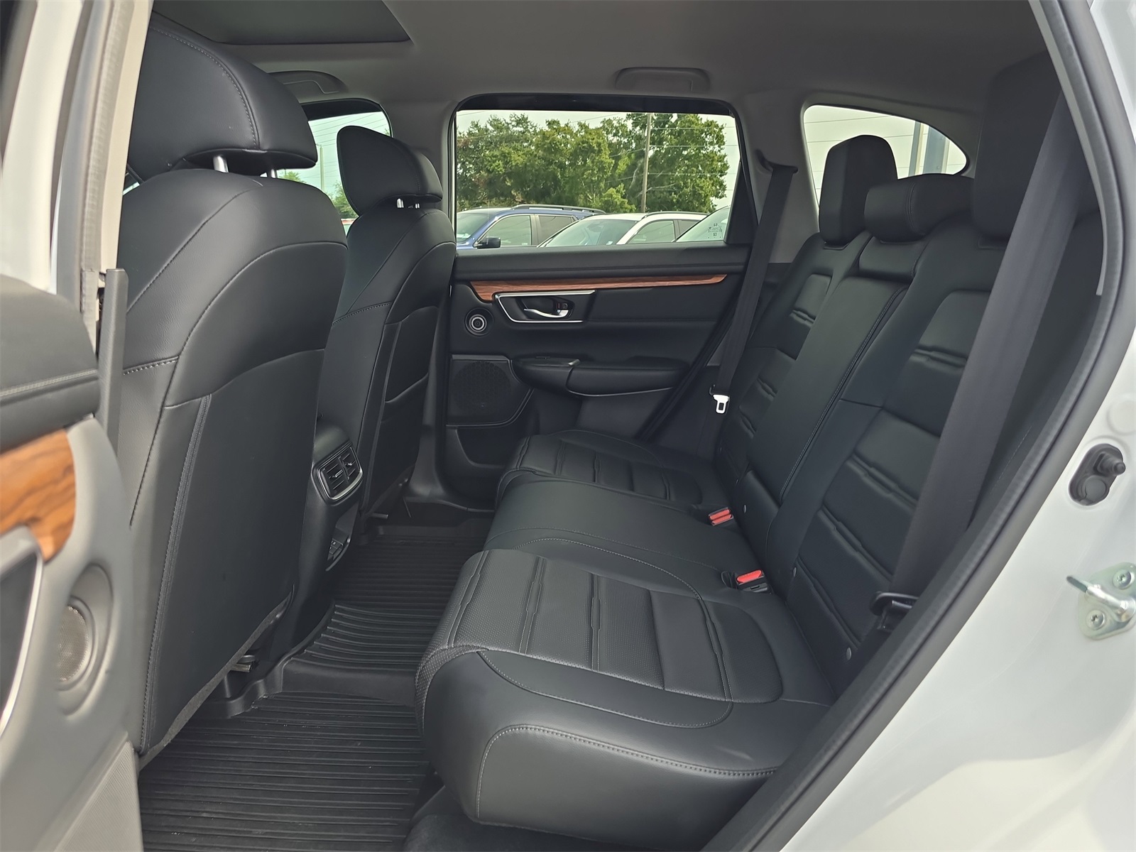 2022 Honda CR-V Hybrid Touring photo 11