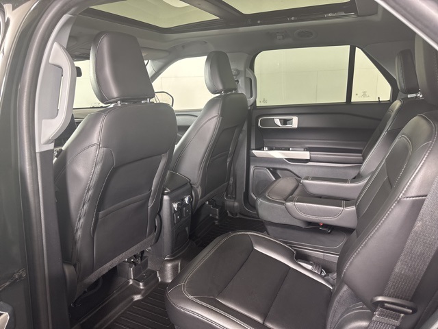 2022 Ford Explorer XLT photo 11