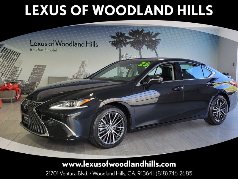 2025 Lexus ES Hybrid 300h's photo