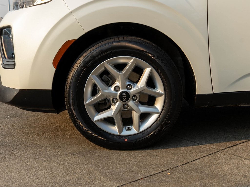 2021 Kia Soul LX S X-Line photo 23