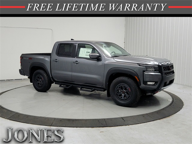 2026 Nissan Frontier PRO-4X's photo