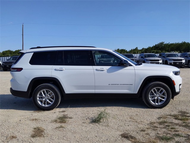 2025 Jeep Grand Cherokee Laredo Altitude photo 9