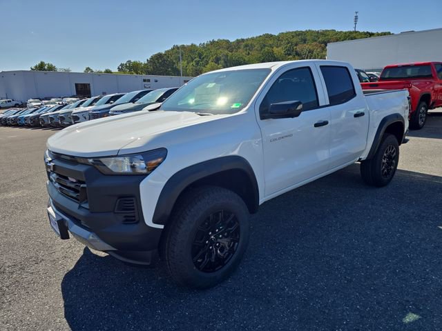 2026 Chevrolet Colorado Trail Boss photo 2