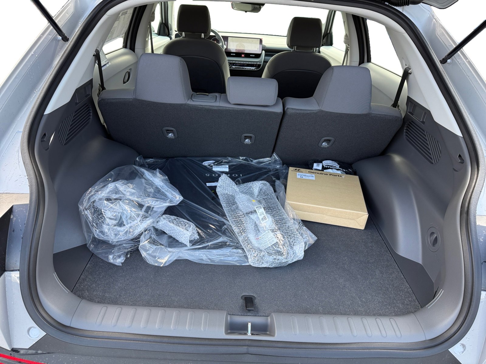 2025 Hyundai Ioniq 5 SE Standard Range photo 17