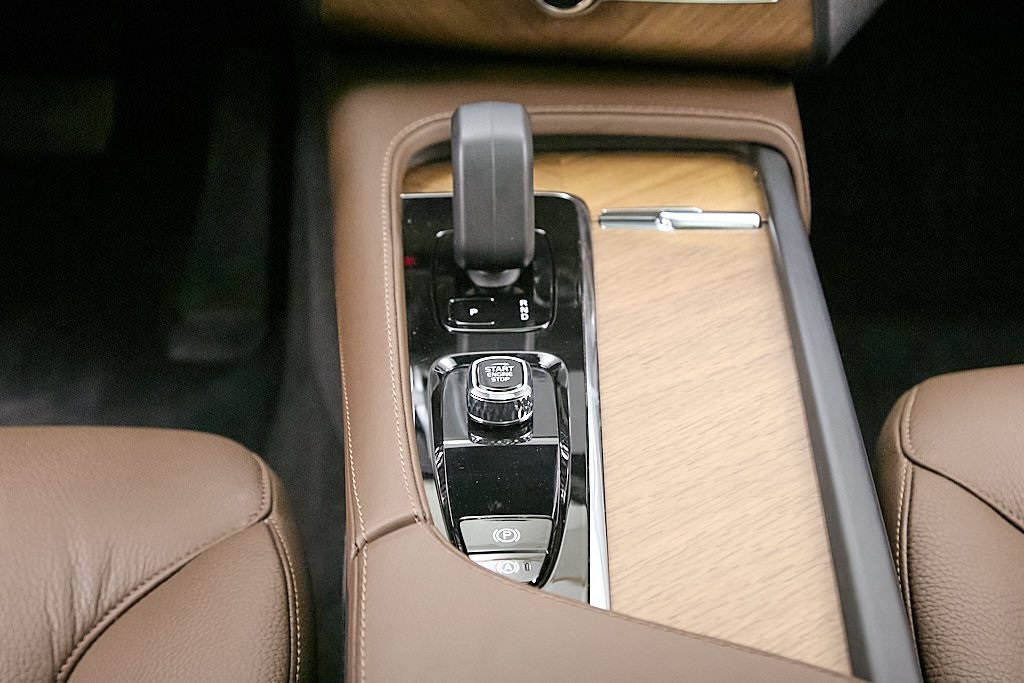 2023 VOLVO XC90 - Image 34